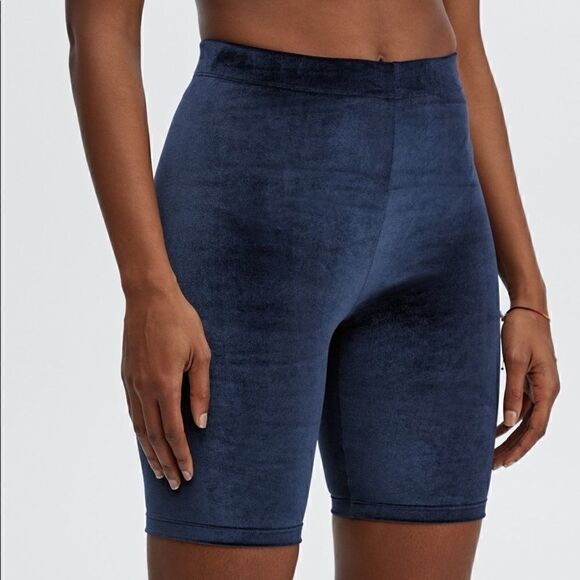 NWT Fabletics High Waisted Velour Velvet Bike Biker 9” Short Navy Blue ~ S Small - Picture 1 of 9